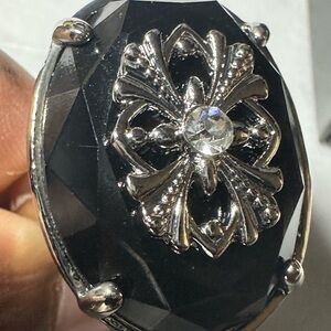 Avon vintage Black and Silver Ornate Women's Ring